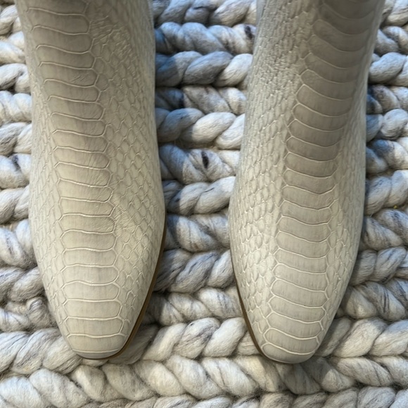 AQUATALIA Snake Skin Bootie Size 8.5 - Picture 6 of 8